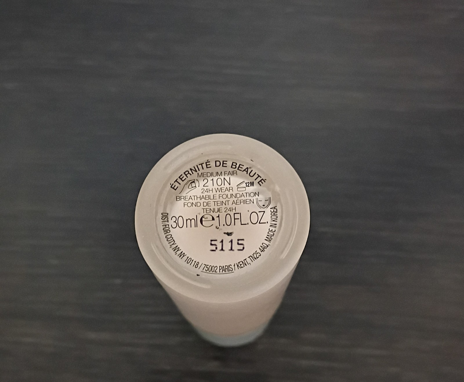Gucci Éternité de Beauté Foundation, Shade 210N Medium Fair, 1.0 fl oz