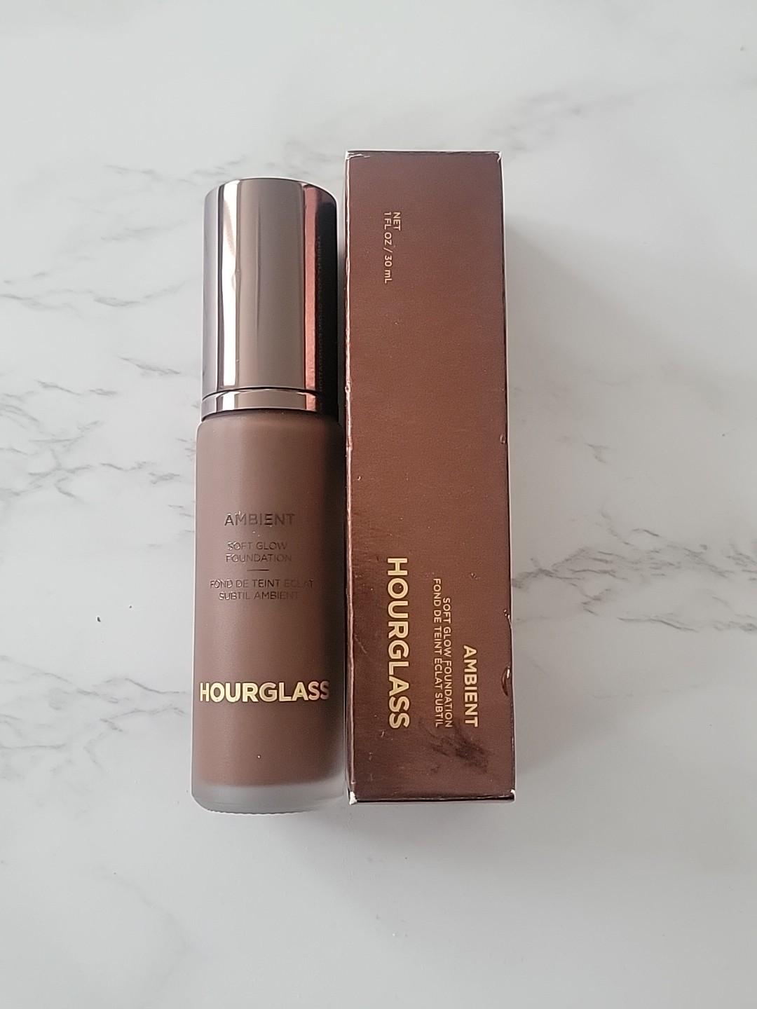 BNIB-Hourglass Ambient Soft Glow Foundation ~ Shade 17.5 ~ 30 ml/1 oz.