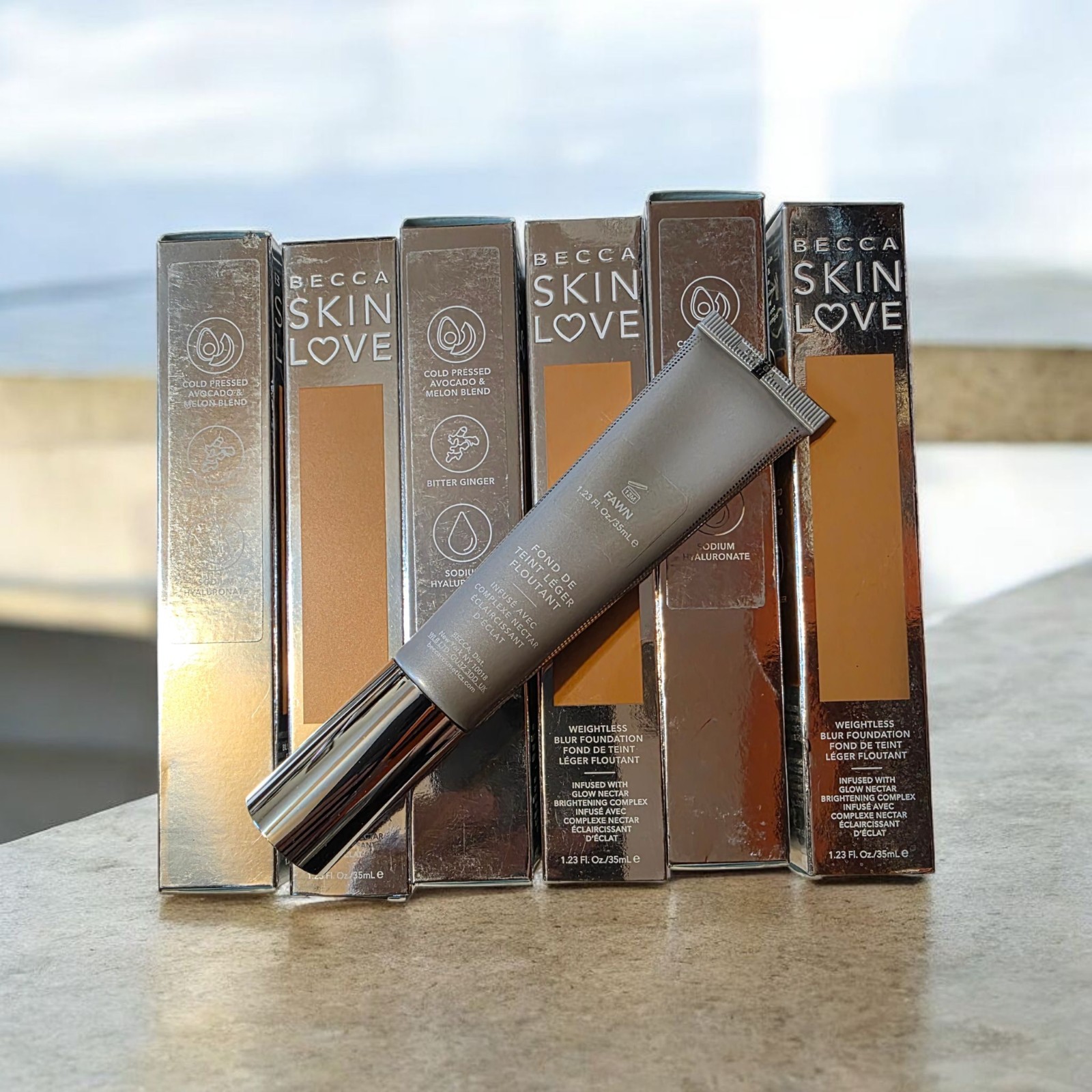 BECCA SKING LOVE FAWN WEIGHLESS FOUNDATION