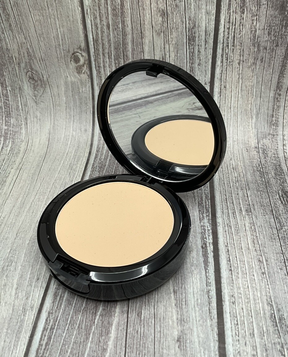 MALLY PORELESS PERFECTION FOUNDATION FAIR NWOB