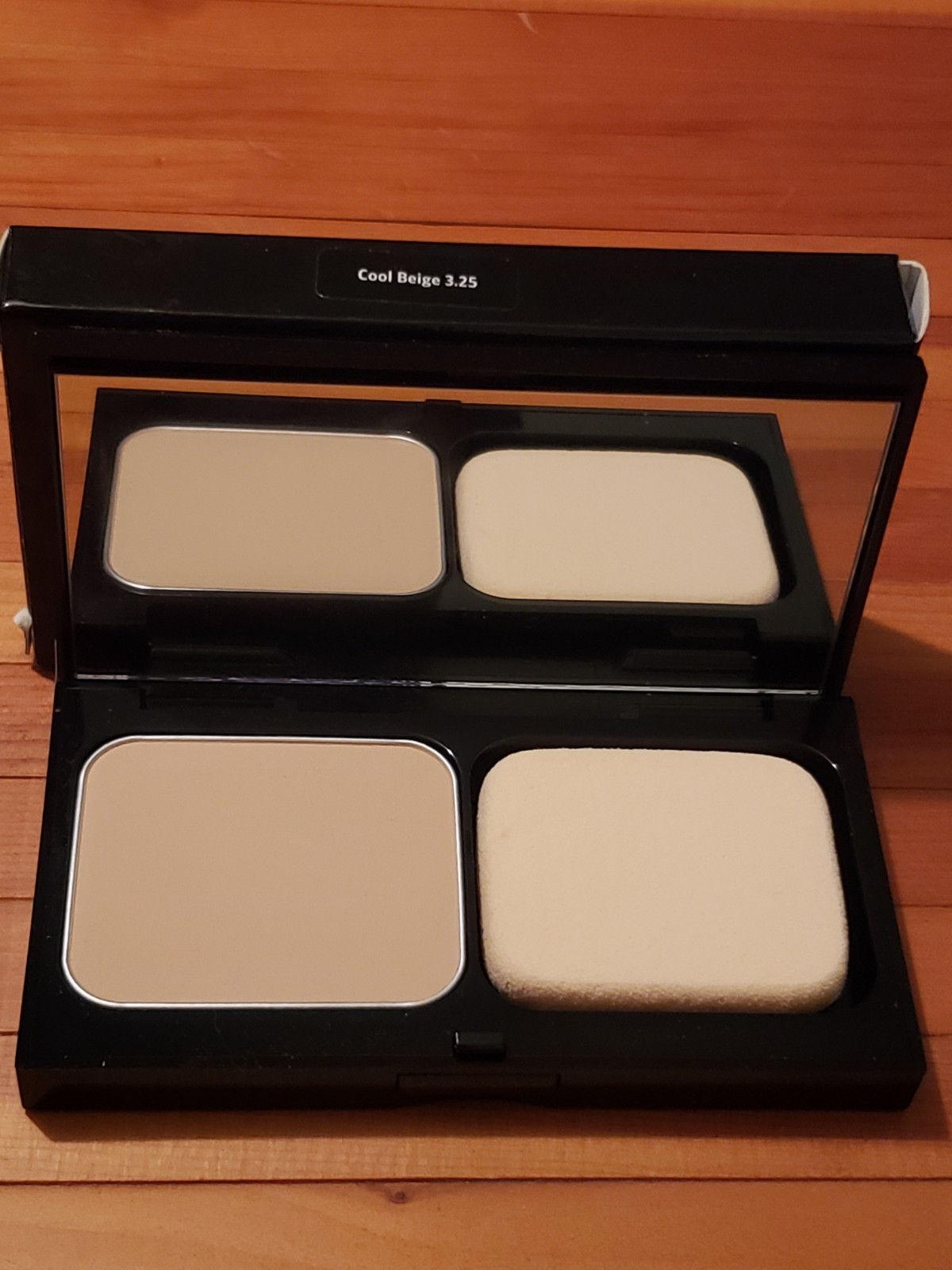 Bobbi Brown Illuminating Finish Powder Compact SPF 12 COOL BEIGE 3.25 .45 oz NIB
