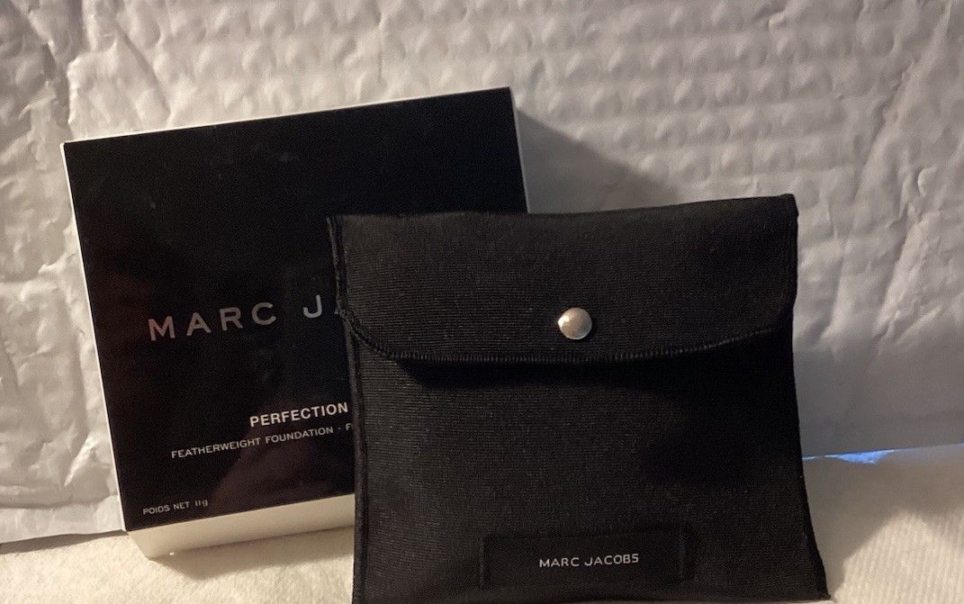 Marc Jacobs Perfection Powder Featherweight Foundation 800 Deep Cocoa NEW IN BOX