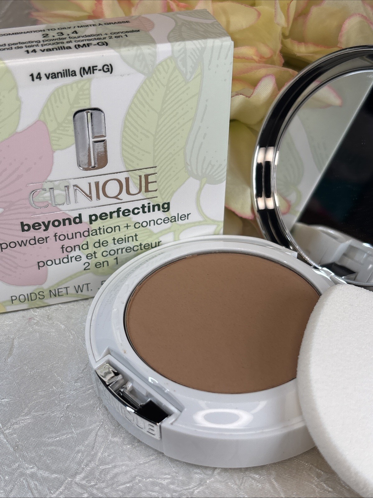 Clinique Beyond Perfecting Powder Foundation + Concealer 14 Vanilla FS NIB Free