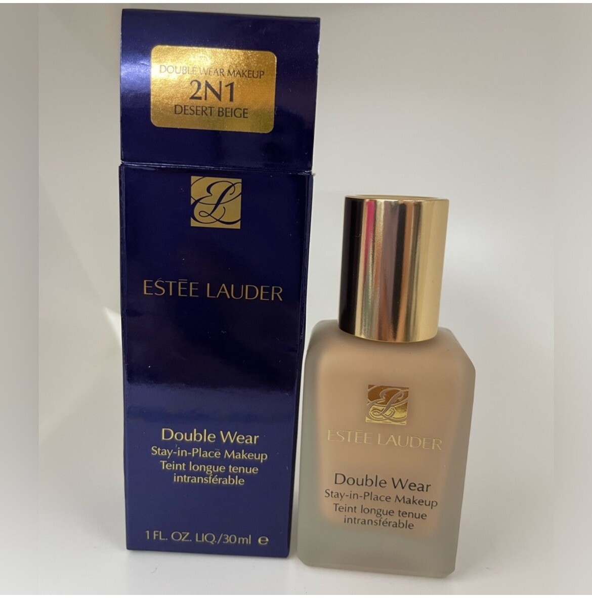 Estée Lauder Double Wear Stay-in-Place Foundation. Shade 2N1 Desert Beige.