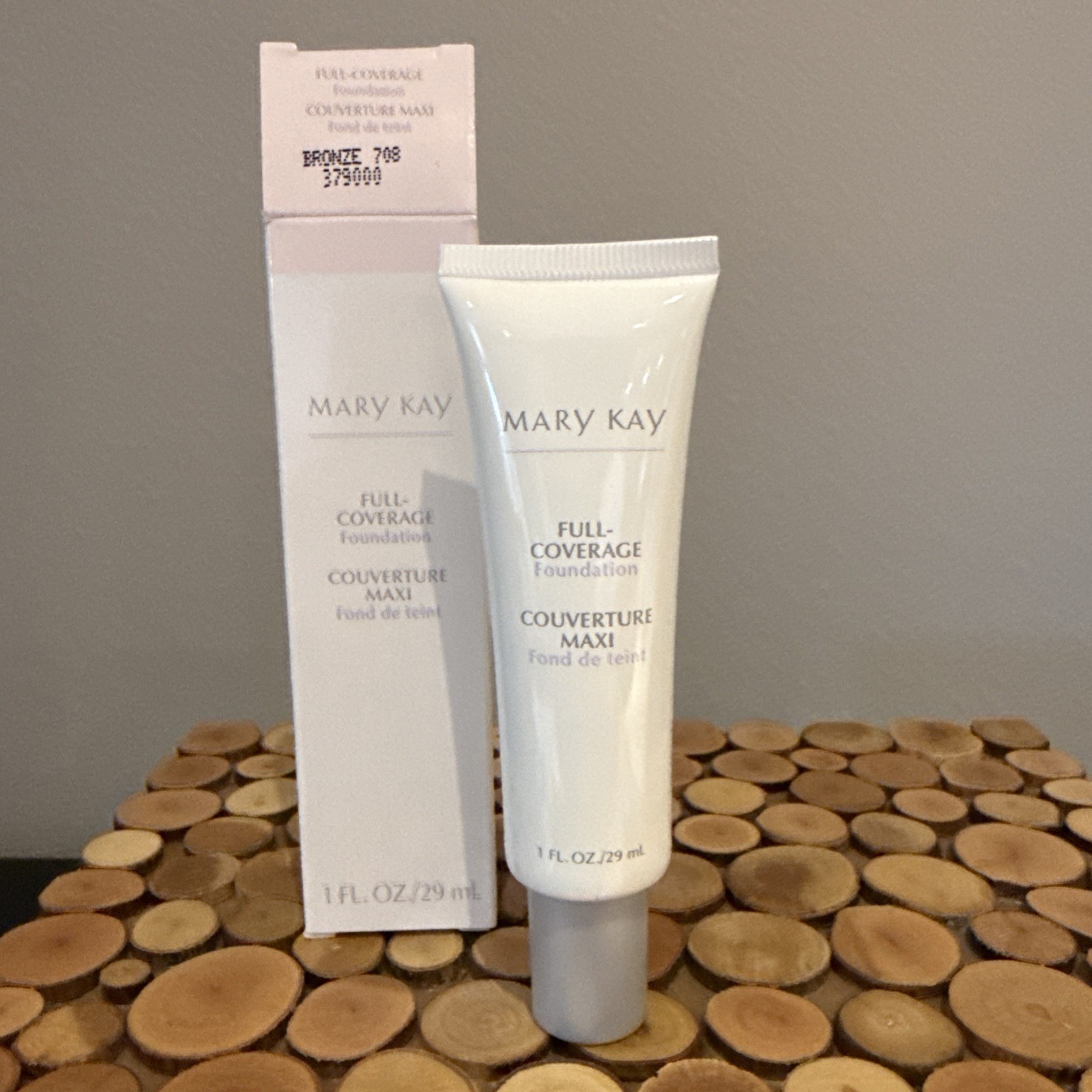 Mary Kay Full Coverage Foundation Bronze 708 – Gray Cap # 379000 Normal To Dry