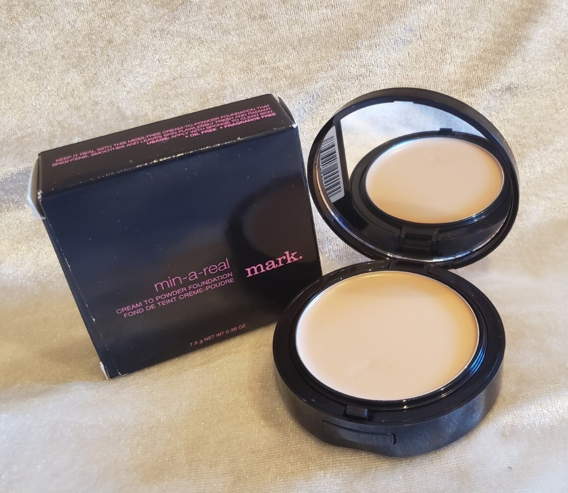 AVON Mark Min-A-real Cream to Powder Foundation 0.26 oz /7.5 g VERY LIGHT 3 NIB