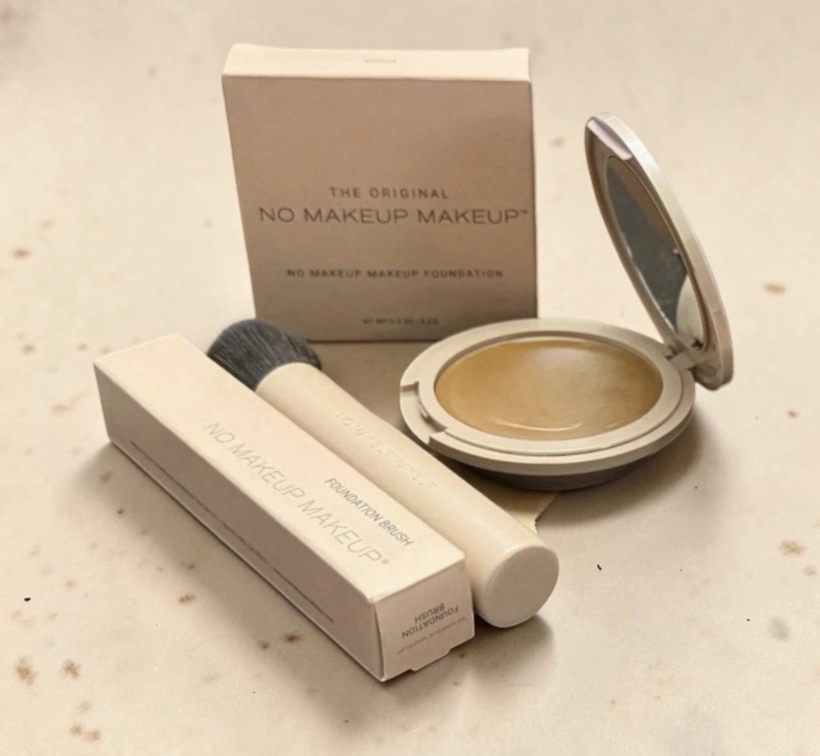 The Original No Makeup Makeup MOCHA Flex Shade Cream Foundation & Brush Damaged