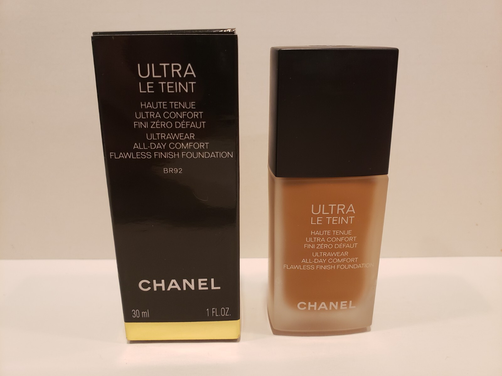 Chanel Ultra Le Teint Ultrawear All Day Comfort Flawless Liquid Foundation BR92