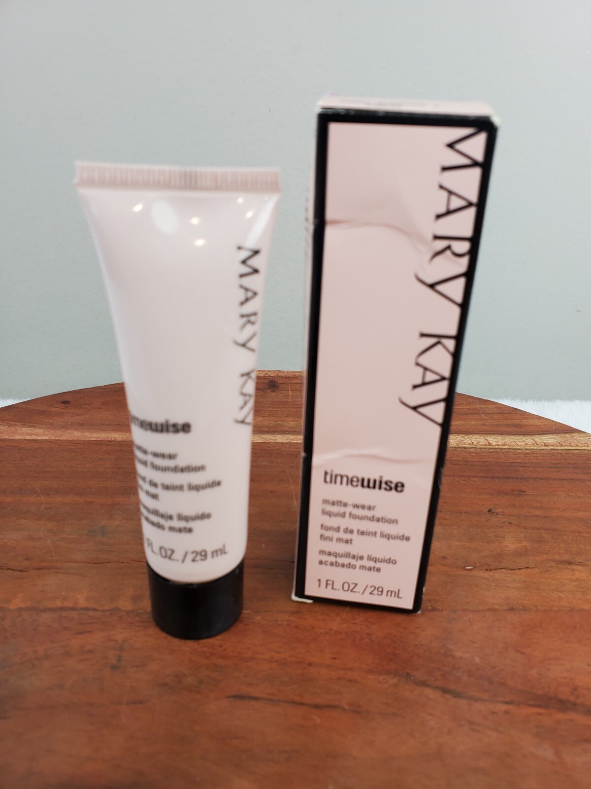 New Mary Kay Matte Wear Foundation IVORY 2 #038751 Combo / Oily Free Ship NOS
