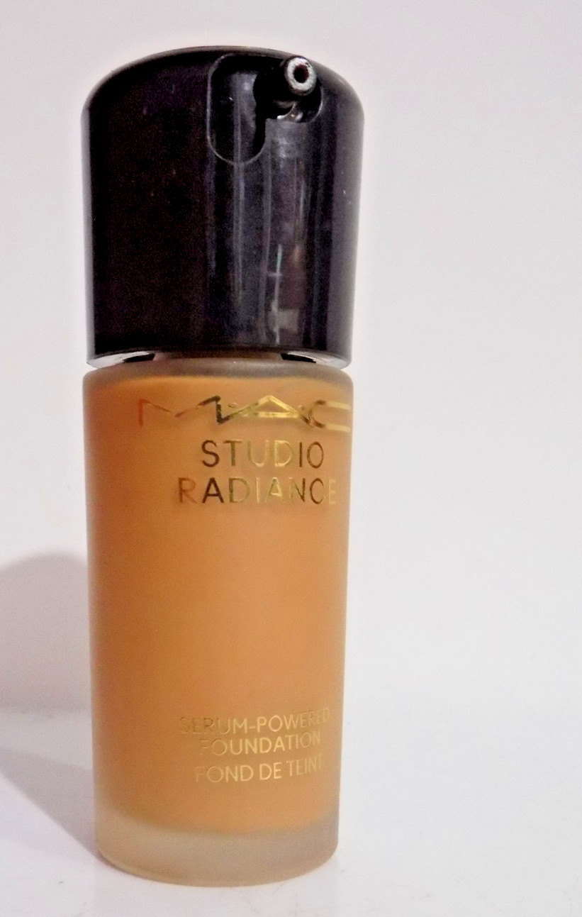 MAC Studio Radiance Serum-Powered Foundation – NC42 – 1.0fl.oz.liq./30mL