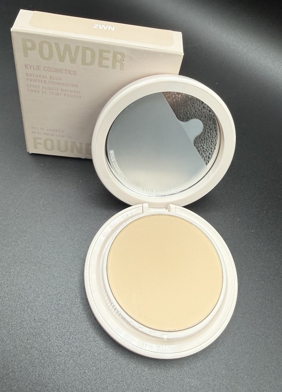 Kylie Cosmetics Natural Blur Powder Foundation 2WN 0.35 oz 10g NEW IN BOX