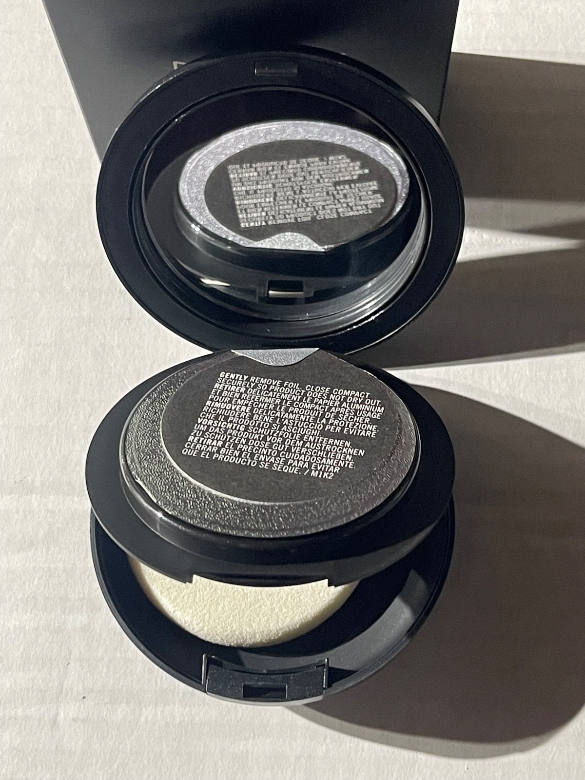 MAC Studio Tech Foundation Compact 10 g/.35 oz (Select Color)