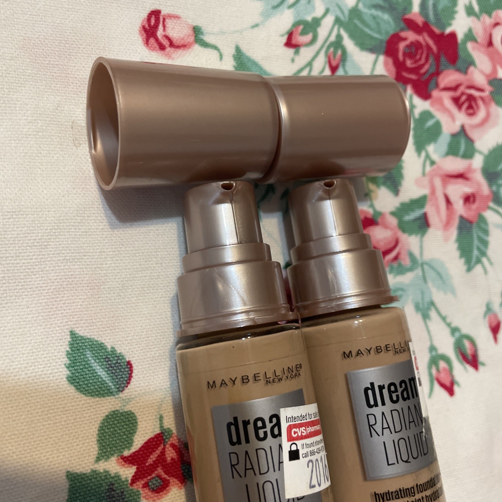 2~Maybelline Dream Radiant Liquid Foundation 50 CREAMY NATURAL Retired READ