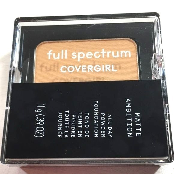 Covergirl Womens Foundation Full Spectrum Matte Ambition Light Medium Golden New