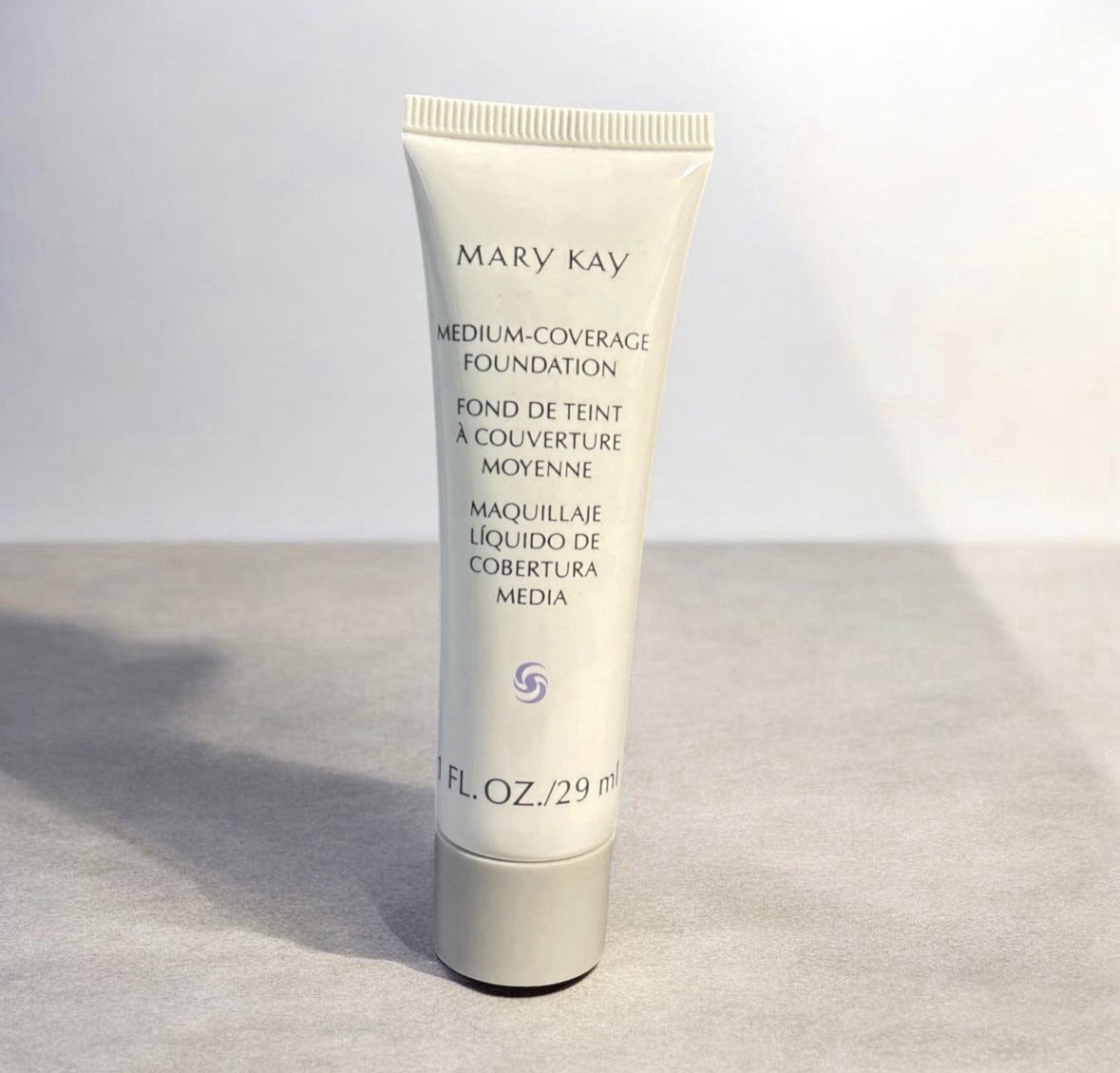 MARY KAY MEDIUM COVERAGE Liquid Foundation – Ivory 200 Normal To Oily Skin New W