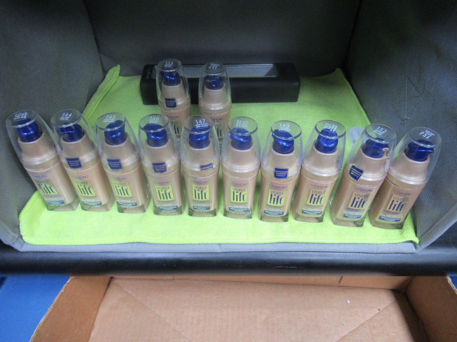 L’Oreal Visible Lift Serum Absolute Makeup Foundation SPF17 PICK YOUR SHADE