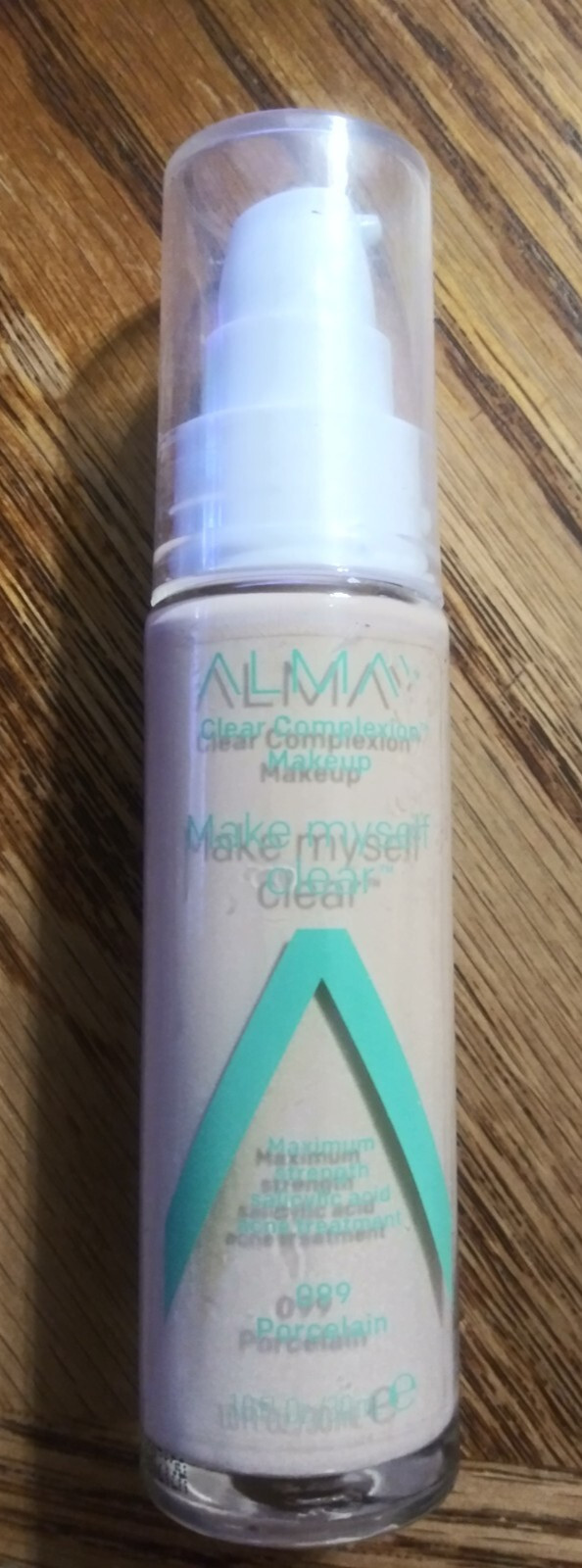 Almay Clear Complexion “#099 Porcelain” Skin Feels Hydrated & Smooth Acne Treatm