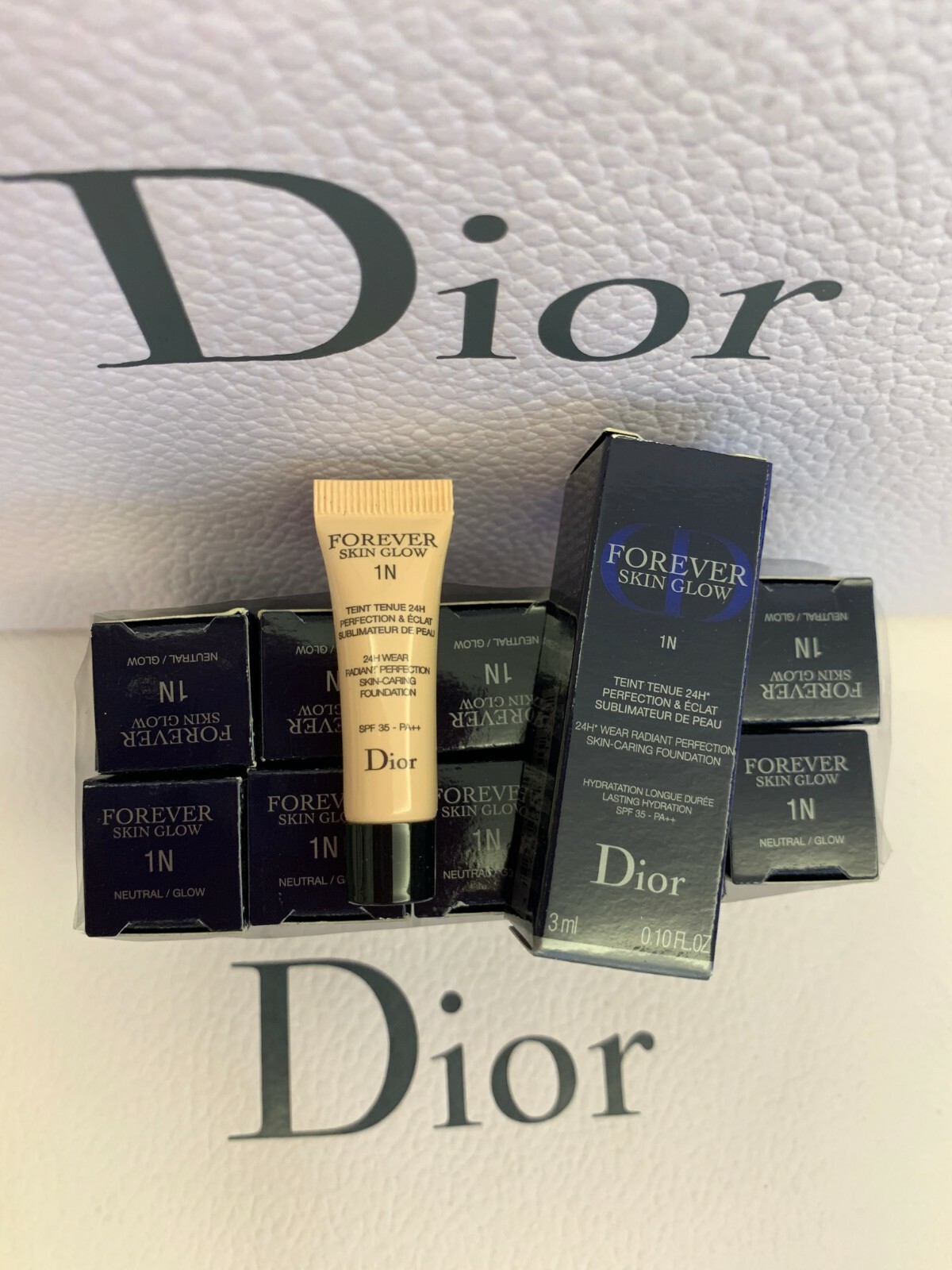 Dior Forever Skin GLOW 24h* wear high perfection skin-caring foundation 3ml x 5