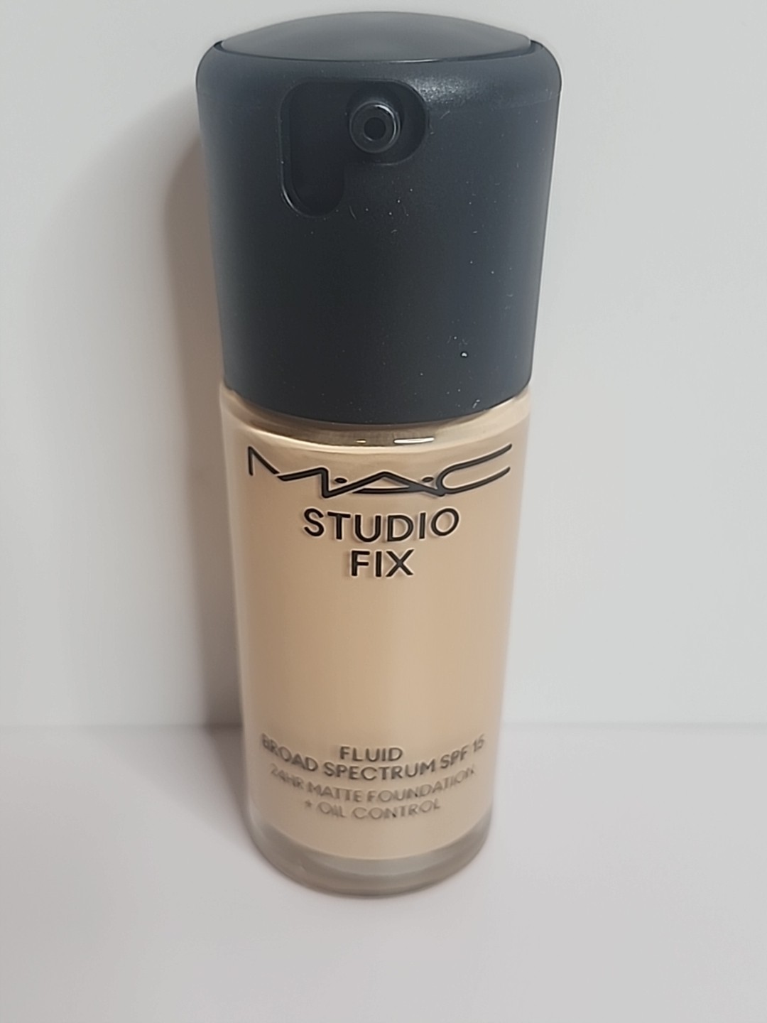 Mac Studio Fix Fluid NC15 Broad Spectrum SPF 15. 1 OZ NIB