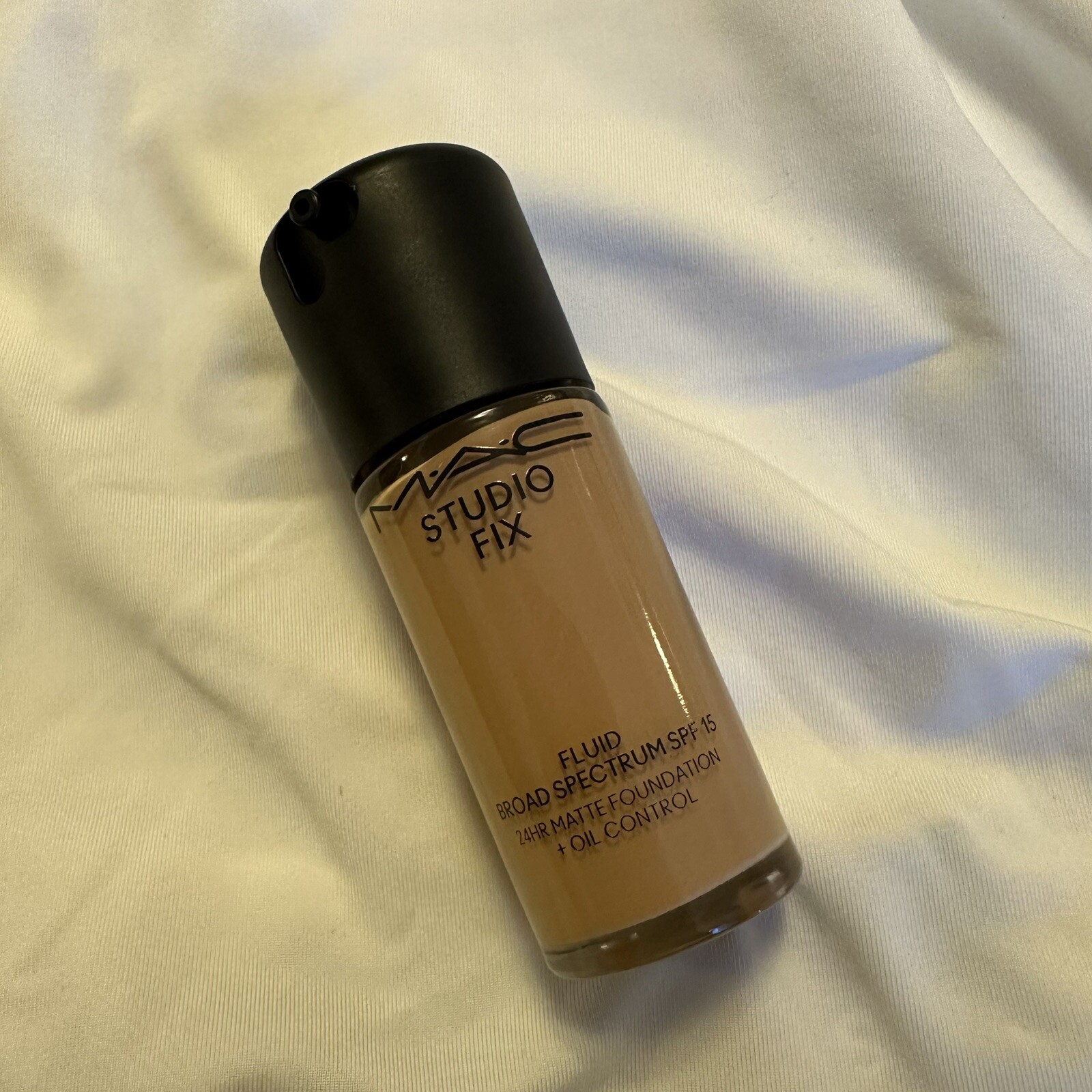MAC STUDIO FIX FLUID SPF 15 #NC25 – 1fl oz/30mL – NIB