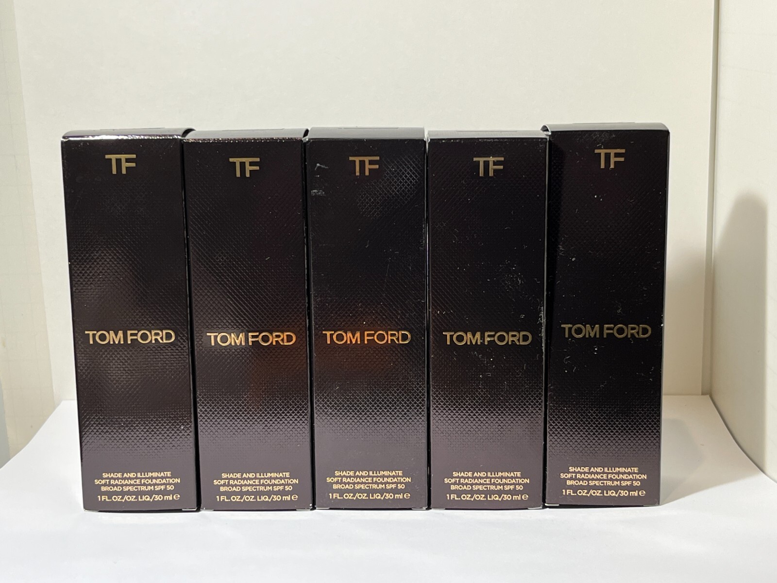 TOM FORD SHADE AND ILLUMINATE SOFT RADIANCE FOUNDATION SPF50 PICK YOUR SHADE NIB