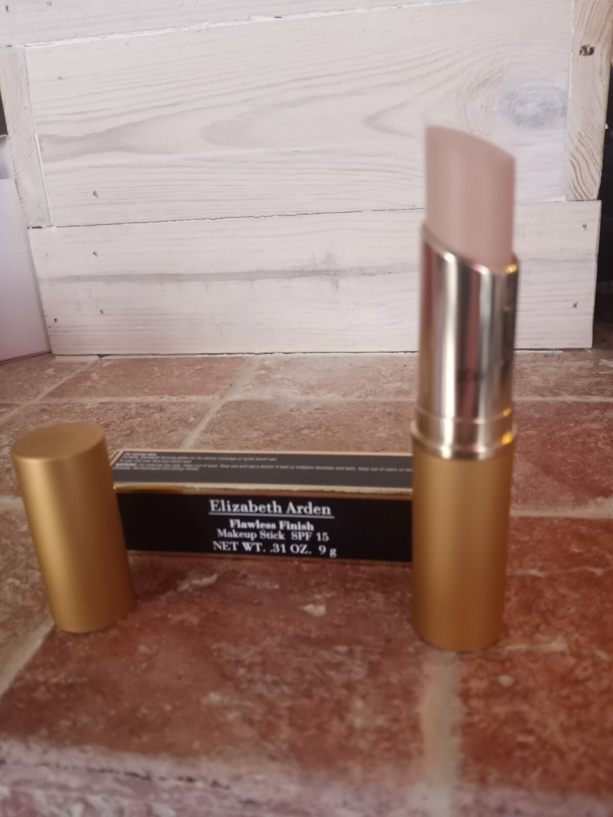 ELIZABETH ARDEN Flawless Finish Makeup Stick SPF15 0.31oz shell # 39
