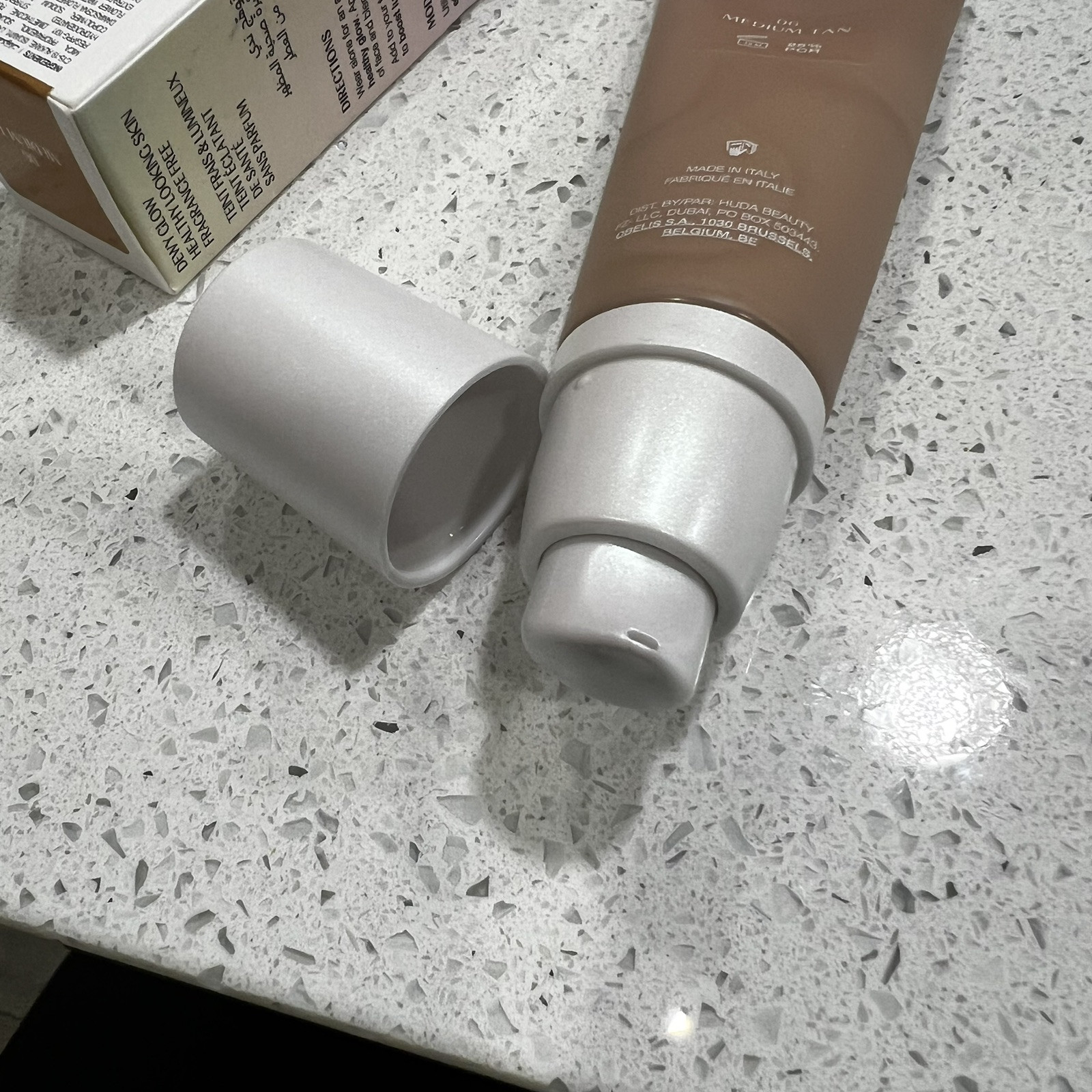 HUDA BEAUTY GLOWISH MULTIDEW SKIN TINT – 06 MEDIUM TAN (Full Size/1.36oz/NWB)