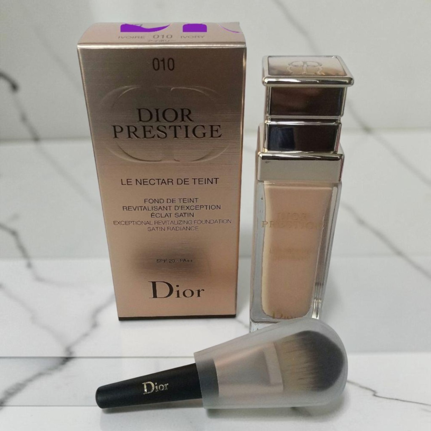 Dior Prestige Le Nectar De Teint Liquid Foundation 010 Ivory with Brush