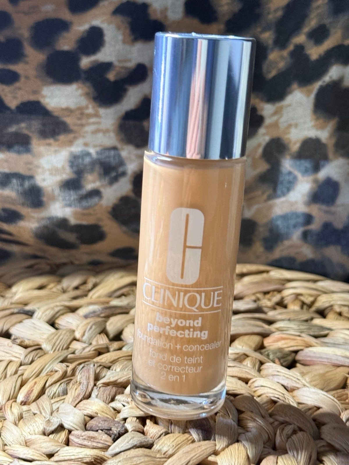 Clinique Beyond Perfecting Foundation + concealer /See description