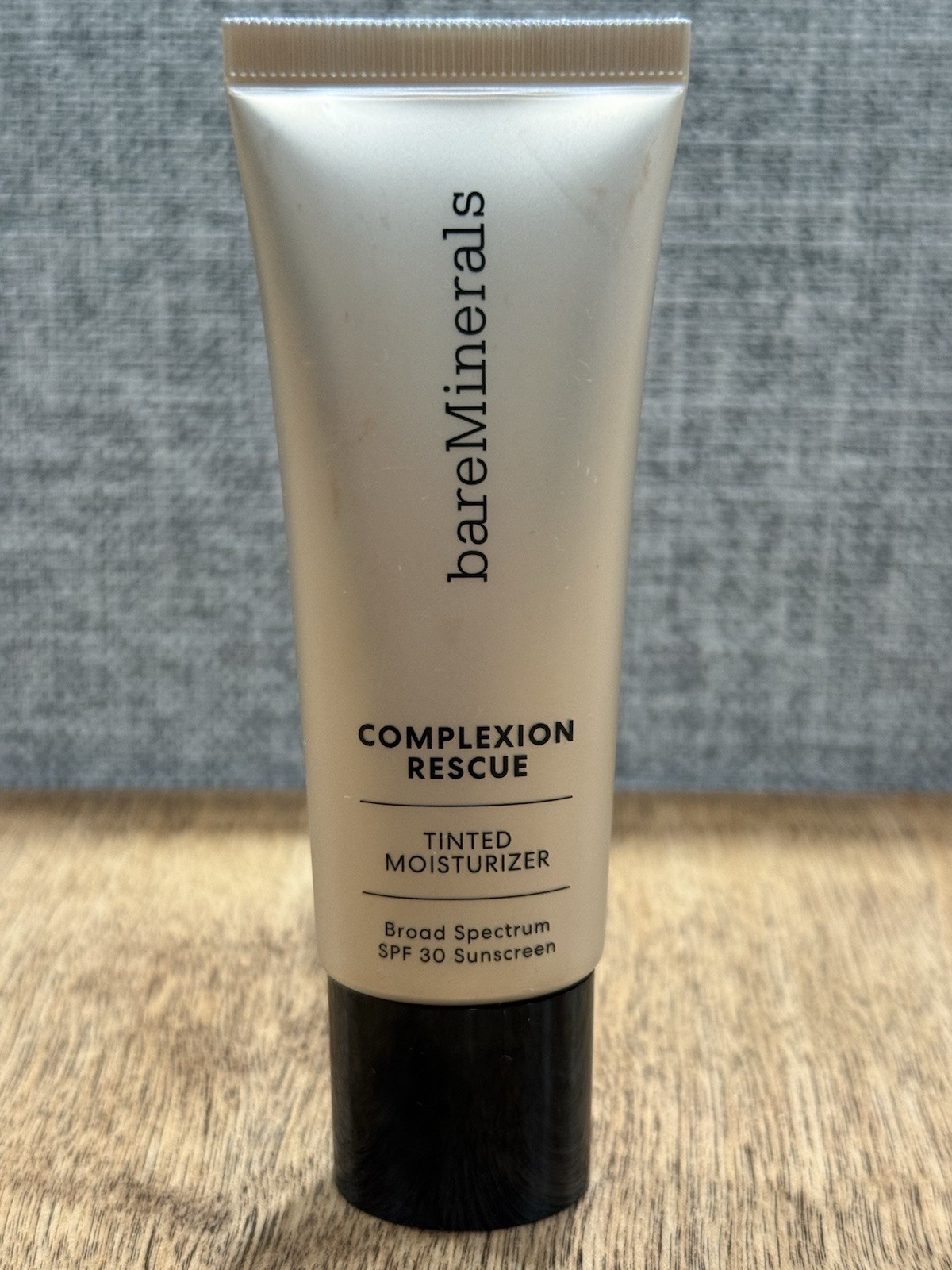 bareMinerals Complexion Rescue Matte Tinted Moisturizer SPF 30 ~ SUEDE 04, 2024+