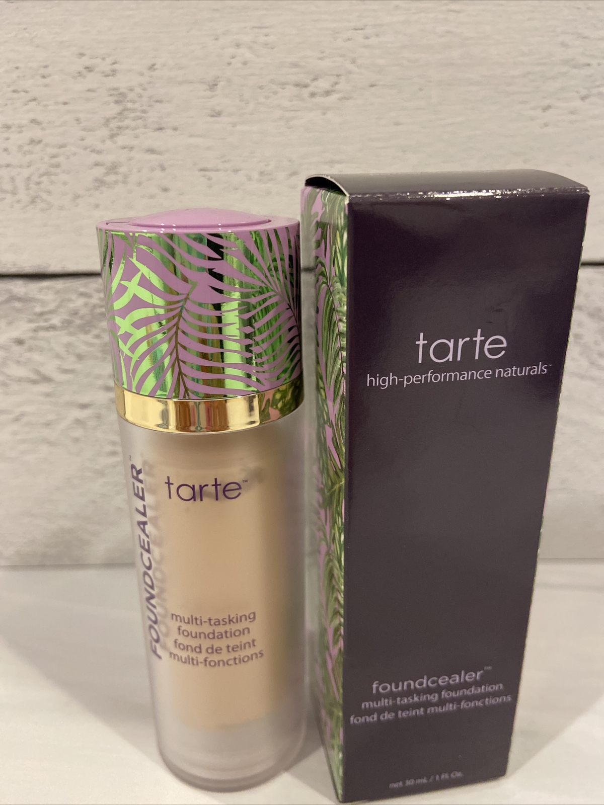 Tarte foundcealer Multi Tasking Foundation 1fl Oz NIB 8 B Porcelain Beige