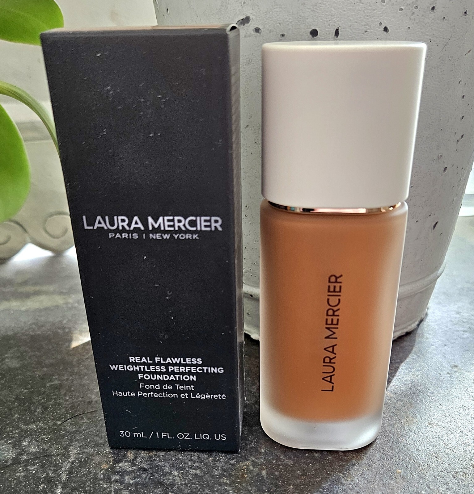 Laura Mercier 5C1 SEPIA Real Flawless Weightless Perfecting Foundation 1 Fl oz
