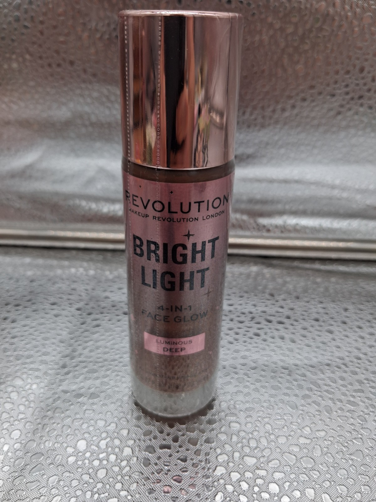 Revolution Bright Light 4-in-1 Face Glow (0.77fl.oz/23ml) – Luminous Deep