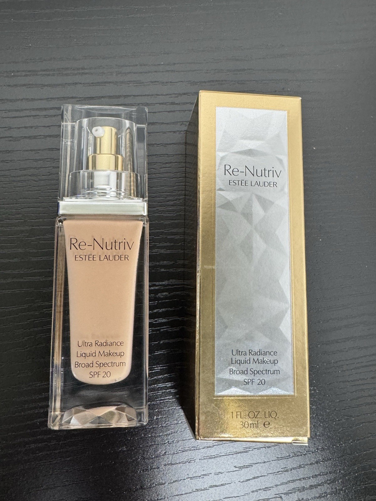 Estee Lauder Re-Nutriv Ultra Radiance Liquid Makeup Broad Spectrum SPF 20 Ivory