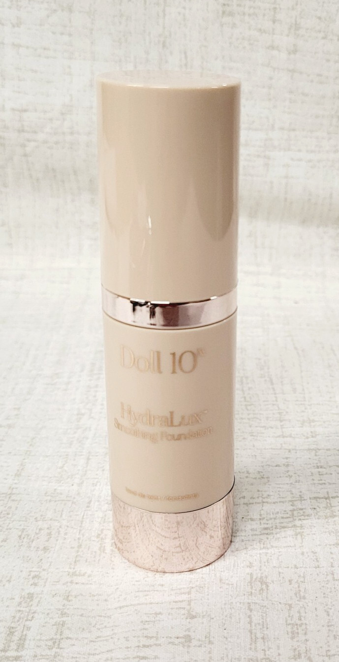 Doll 10 HydraLux Smoothing Foundation Makeup TAN 1 fl oz BRAND NEW!!!
