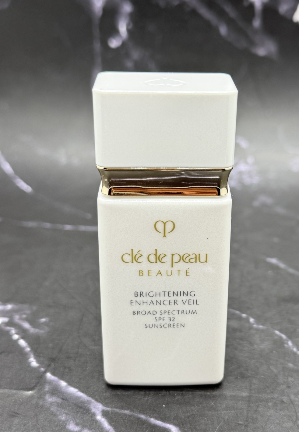 Clé de Peau Beauté Brightening Enhancer Veil SPF 32 -1 oz/ 30ML- BN