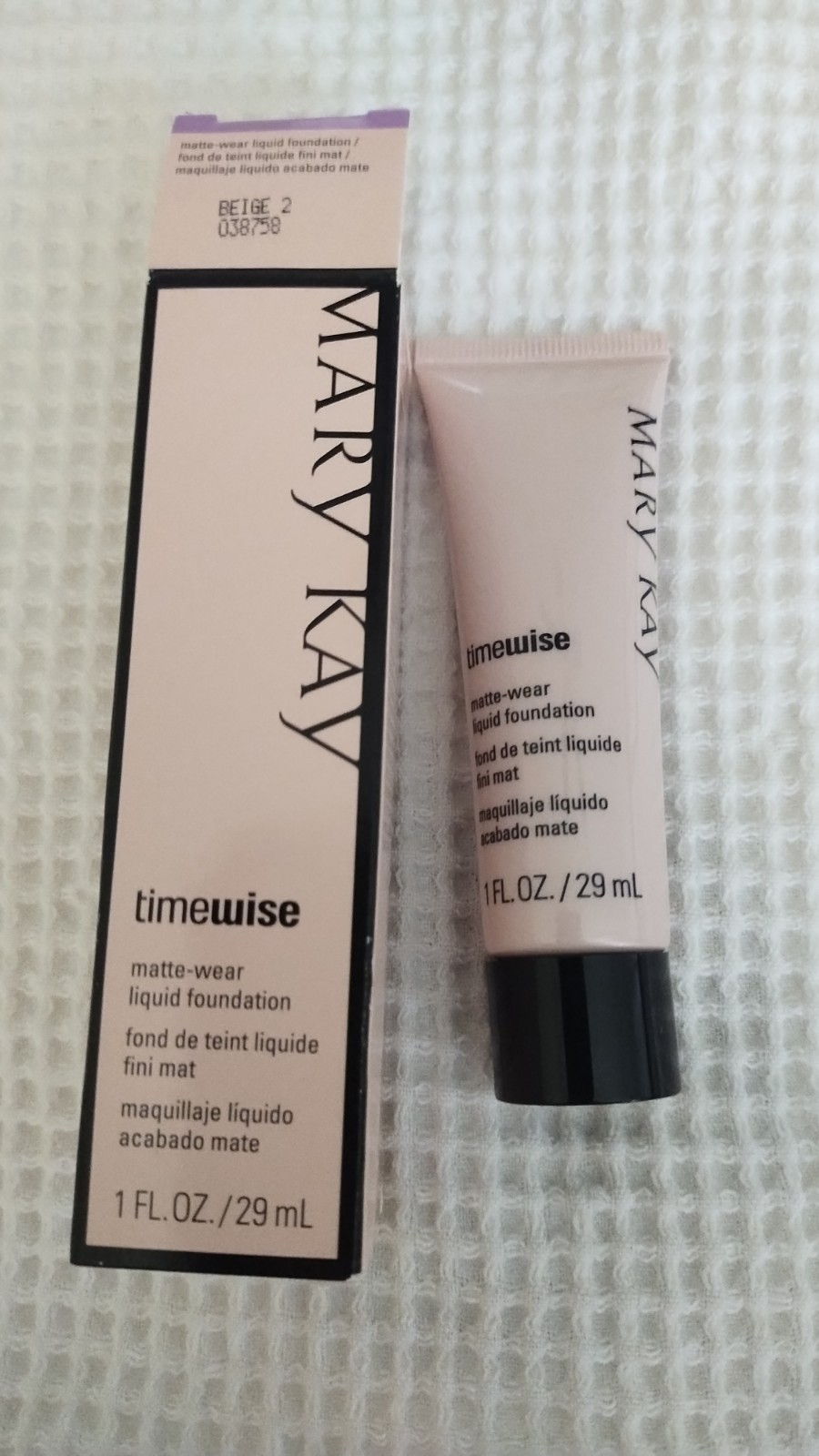 Mary Kay TimeWise Matte-Wear Liquid Foundation – Beige 2