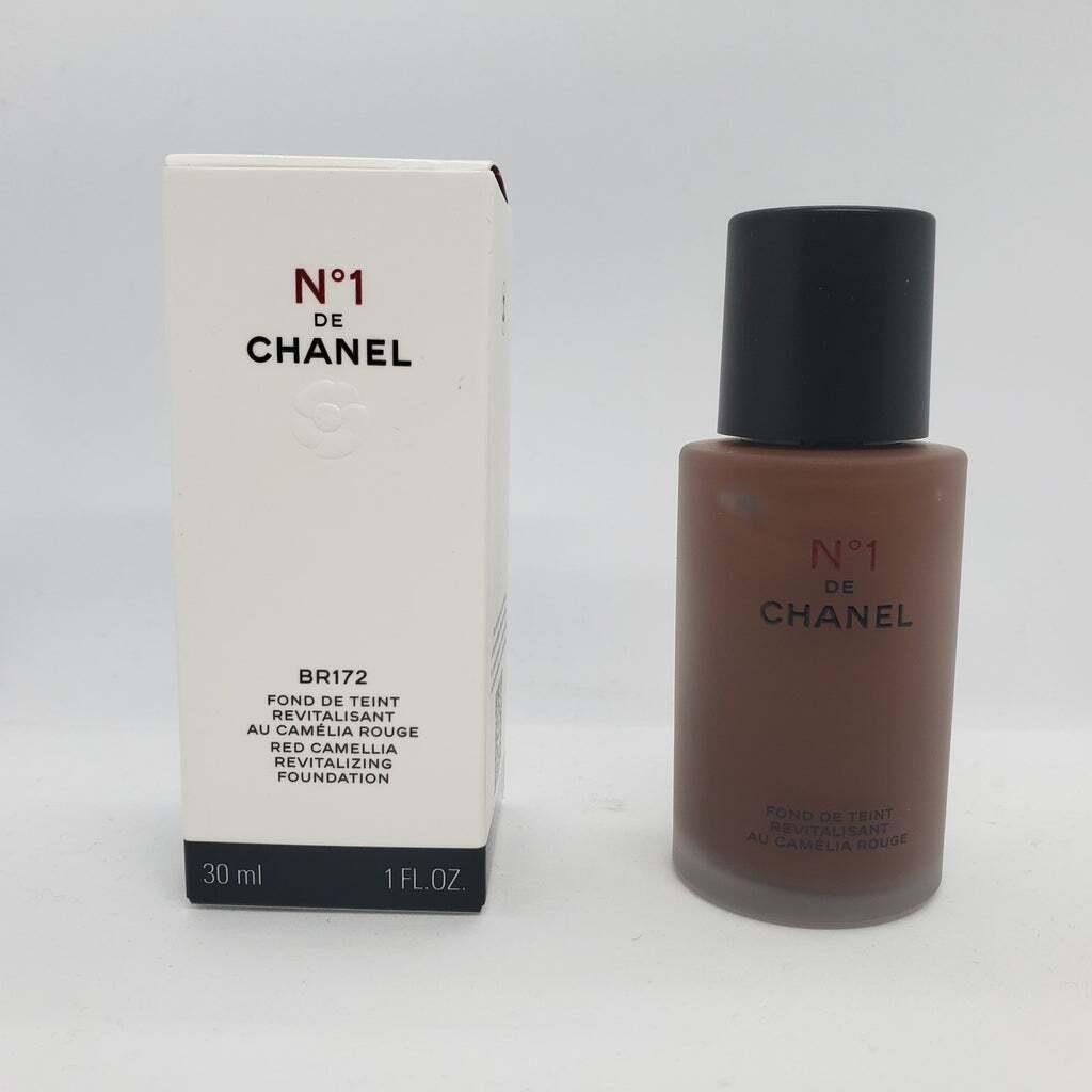 Chanel No.1 de CHANEL Red Camelia Revitalizing Foundation BR172 New