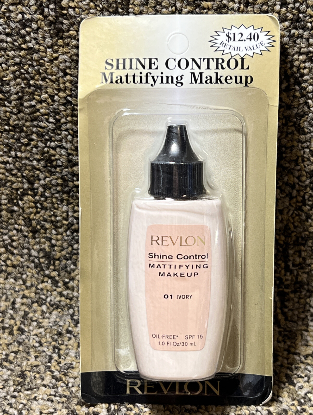 Discontinued Revlon Shine Control Mattifying Makeup~ 01 IVORY