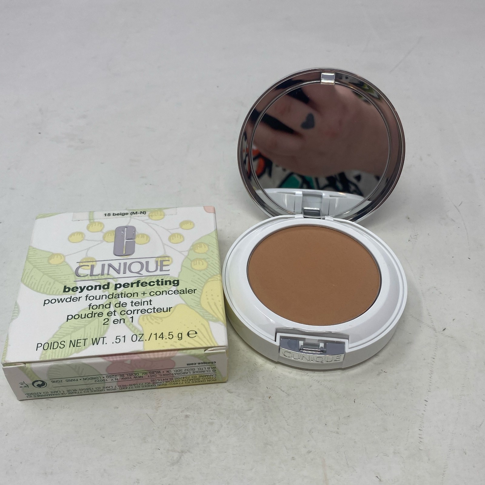Clinique Beyond Perfecting Powder Foundation + Concealer 15 Beige 0.51oz