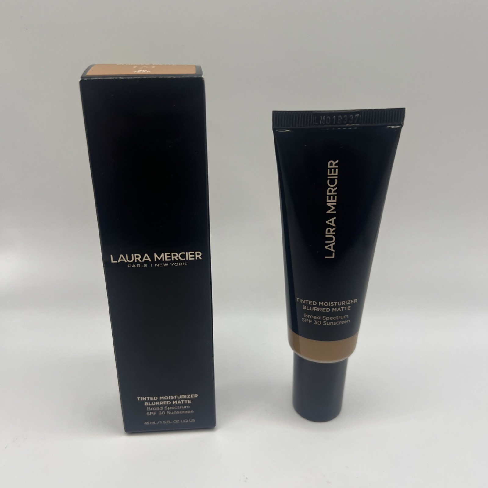 NEW Laura Mercier Tinted Moisturizer Blurred Matte 1.5 Oz “4N TEAK” * NIB