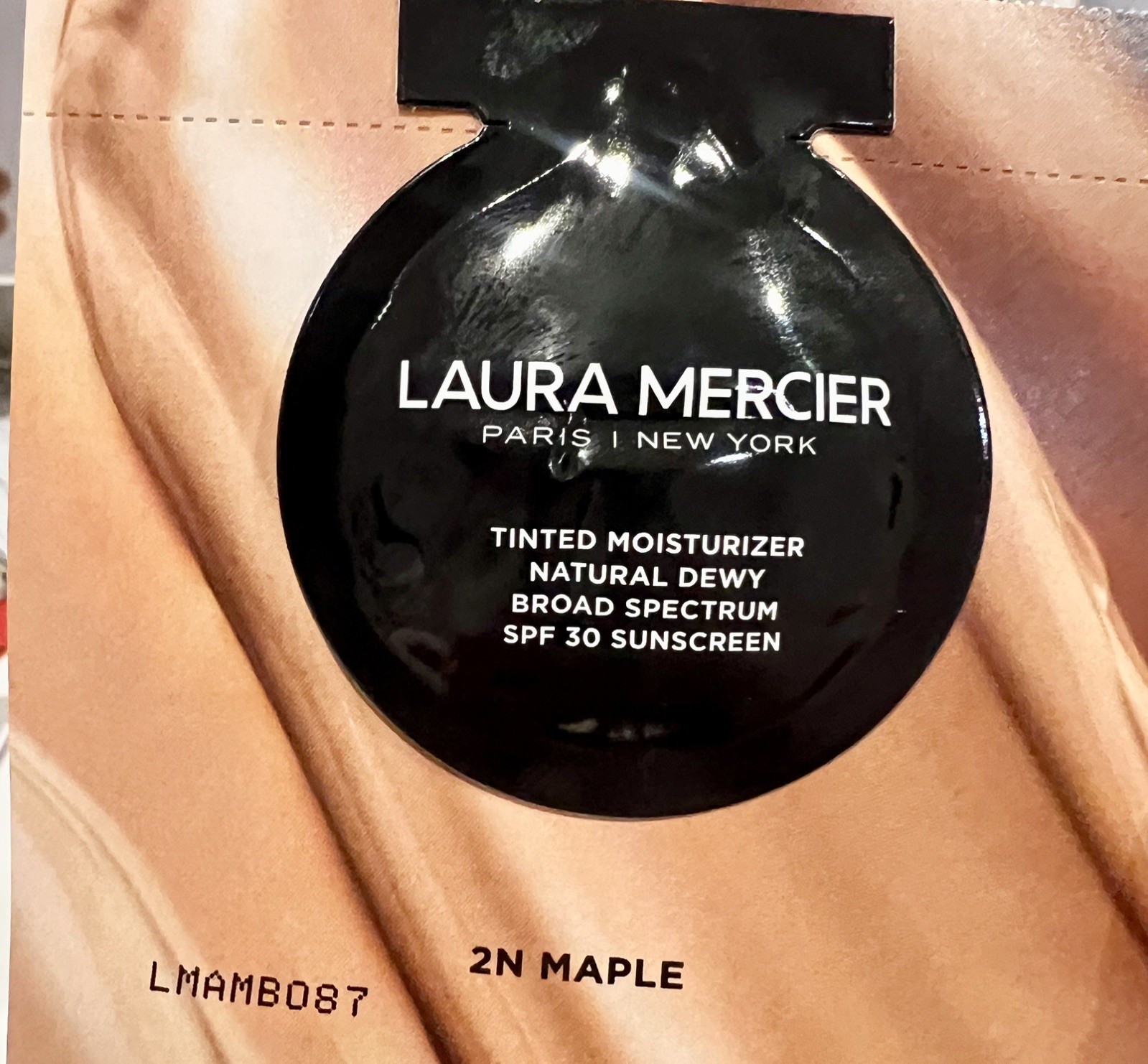 Laura Mercier Long-Wear Tinted Moisturizer sunscreen Natural SPF 30 2N Maple