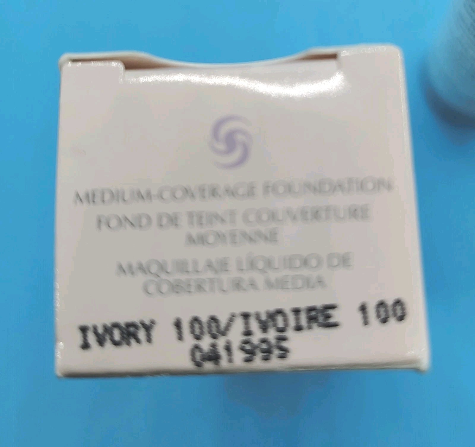 Mary Kay Medium Coverage Foundation Ivory 100, Normal To Oily Skin 041995/NEW