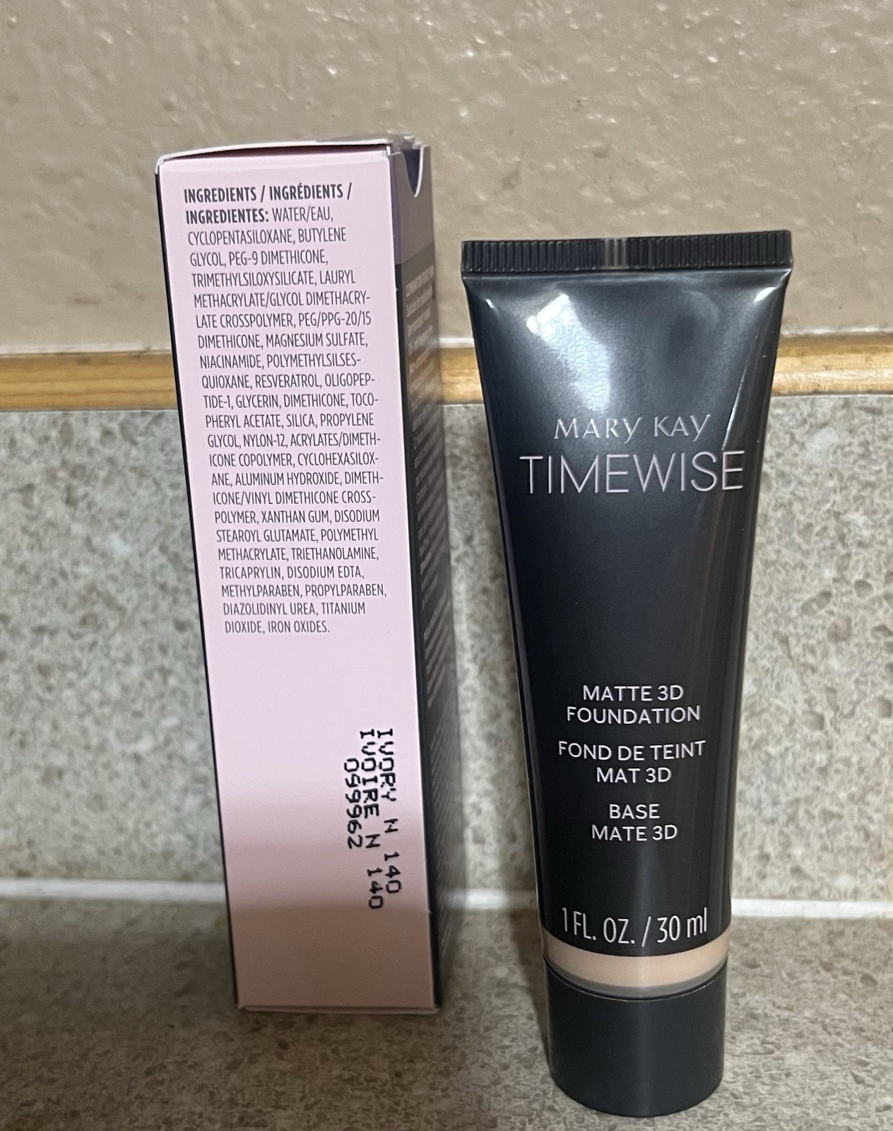 Mary Kay Matte 3D Foundation Ivory N 140 1 fl oz Oil-Free Fragrance-Free