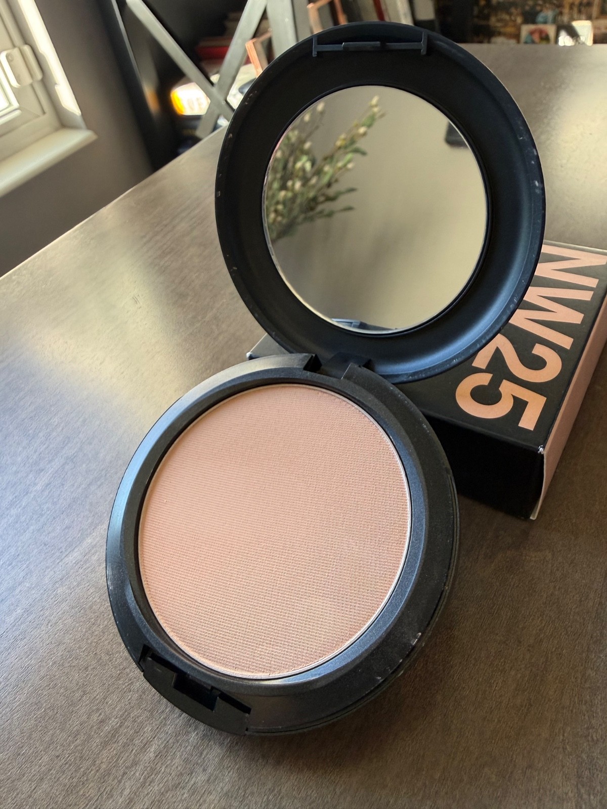 M·A·C Studio Fix Powder Plus Foundation Pressed Powder Foundation NW25 NIB