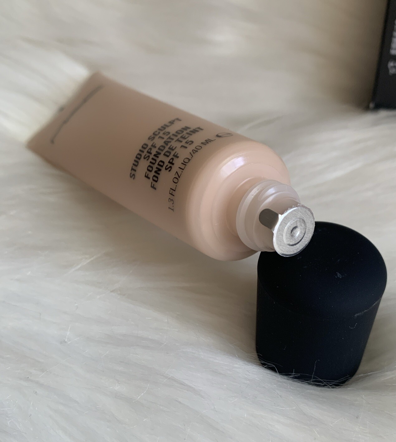 MAC Studio Sculpt Foundation SPF15 Shade NC15 ~ 40ml/1.3oz Full Size NIB