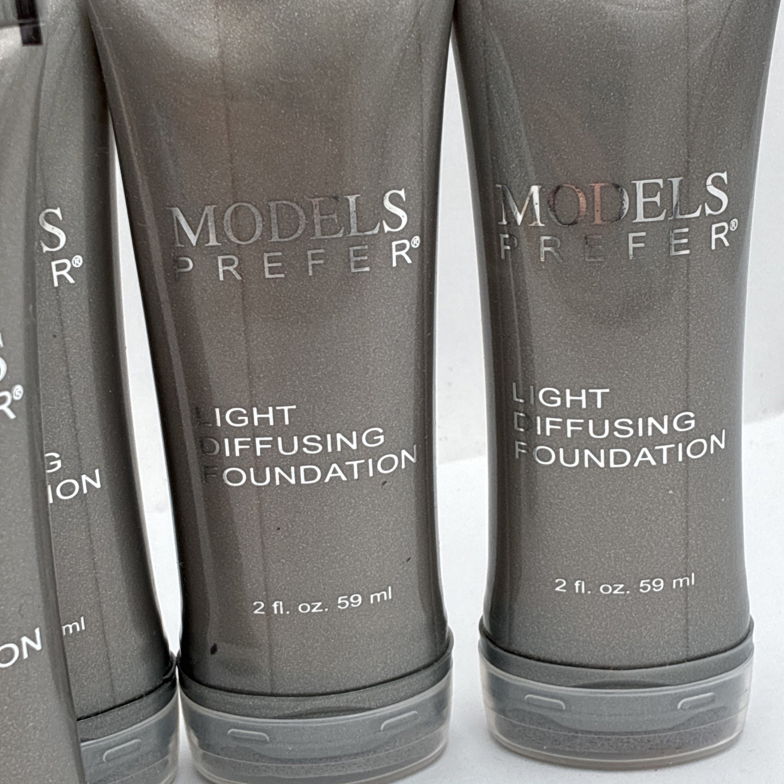1 Tube Models Prefer Light Diffusing Foundation 2 Fl Oz New Vintage Shade Medium