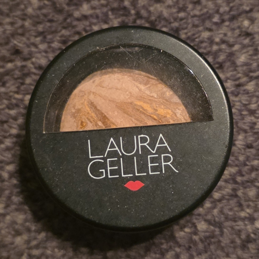 Laura Geller Baked Balance-n-Brighten Pressed Powder Foundation Medium 0.06 oz