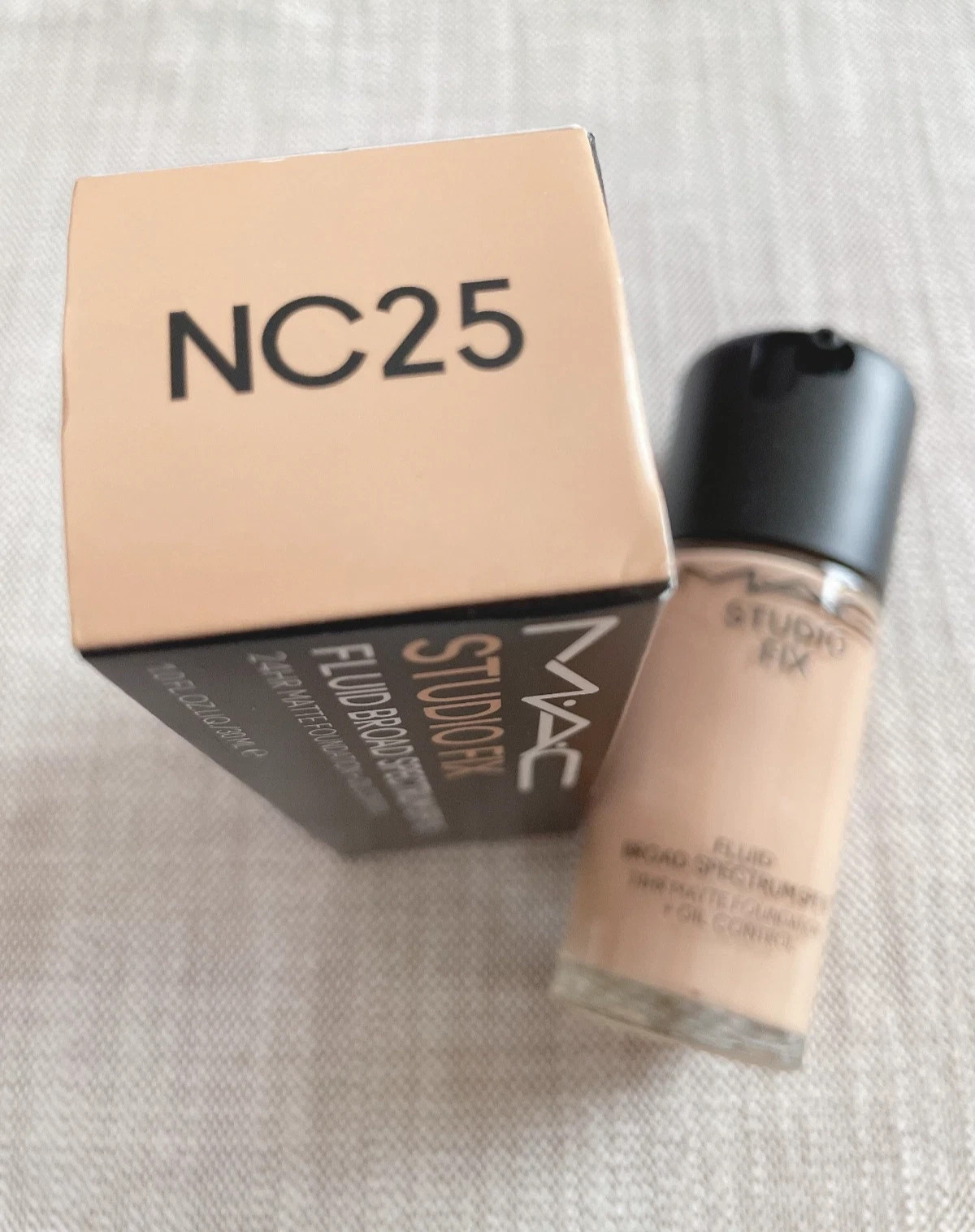 MAC Studio Fix Fluid SPF15 24HR Matte Foundation + Oil Control, Choose Shade