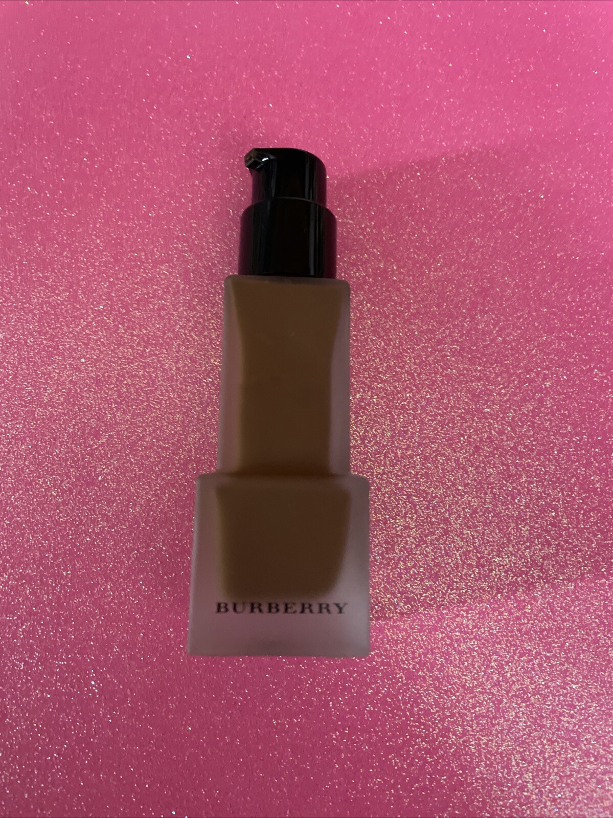 BURBERRY Dark Cool No. 140 Matte Glow Liquid Foundation – SEE DESCRIPTION
